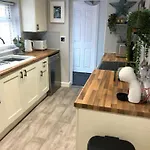 Coastal 3 Bed Ideal For Families & Contractors