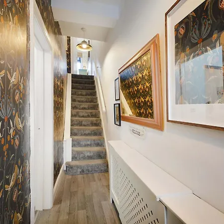 Coastal 3 Bed Ideal For Families & Contractors 펜션