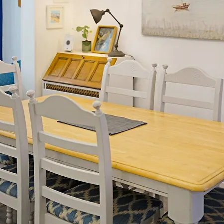 Coastal 3 Bed Ideal For Families & Contractors * 레드카