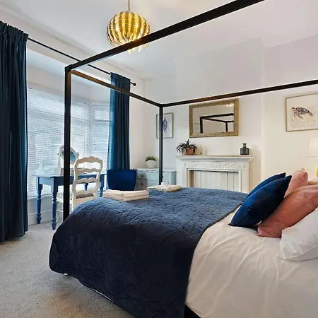 Coastal 3 Bed Ideal For Families & Contractors * 레드카