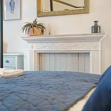Coastal 3 Bed Ideal For Families & Contractors 펜션 레드카