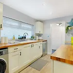 Dom wakacyjny Coastal 3 Bed Ideal For Families & Contractors